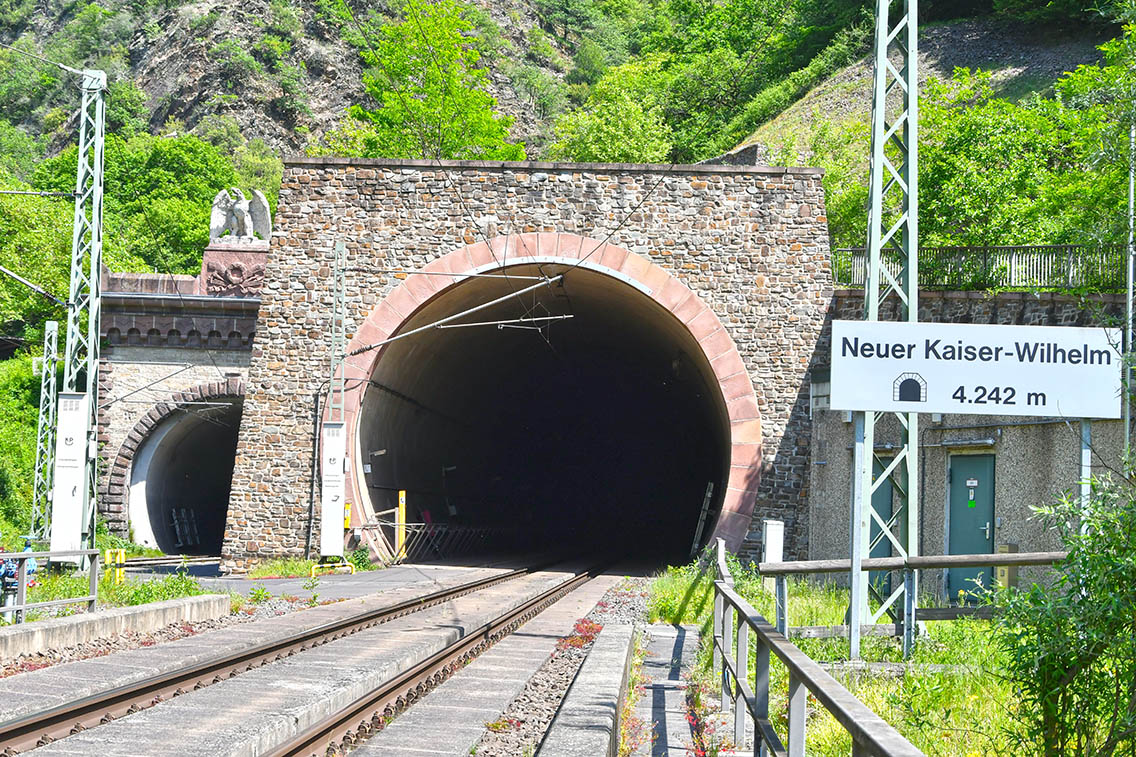 Naturschutzgebiet Ellerbachtal mit dem Ellerbach bei Ediger-Eller